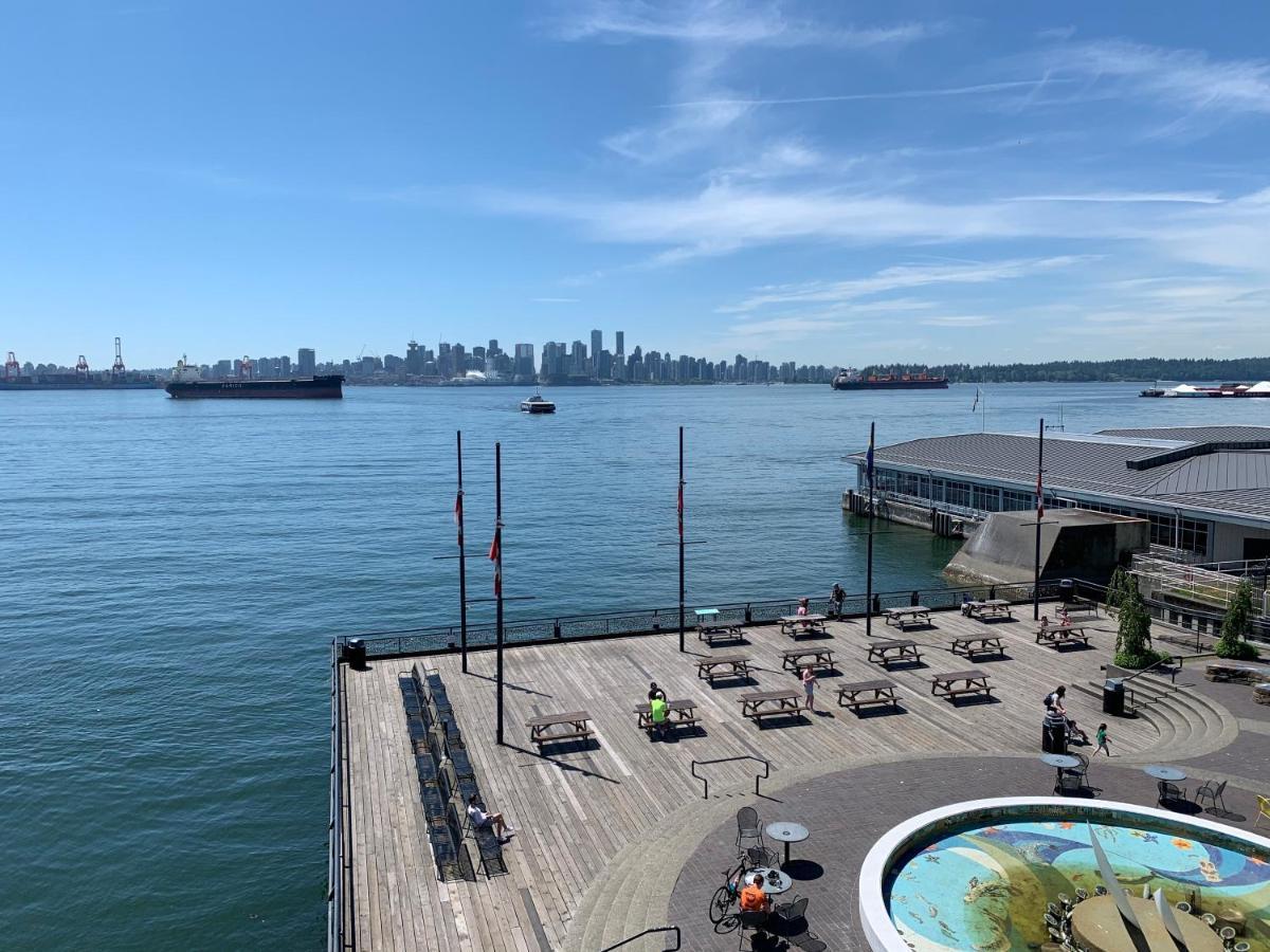 The Lonsdale Quay Hotel North Vancouver Dış mekan fotoğraf