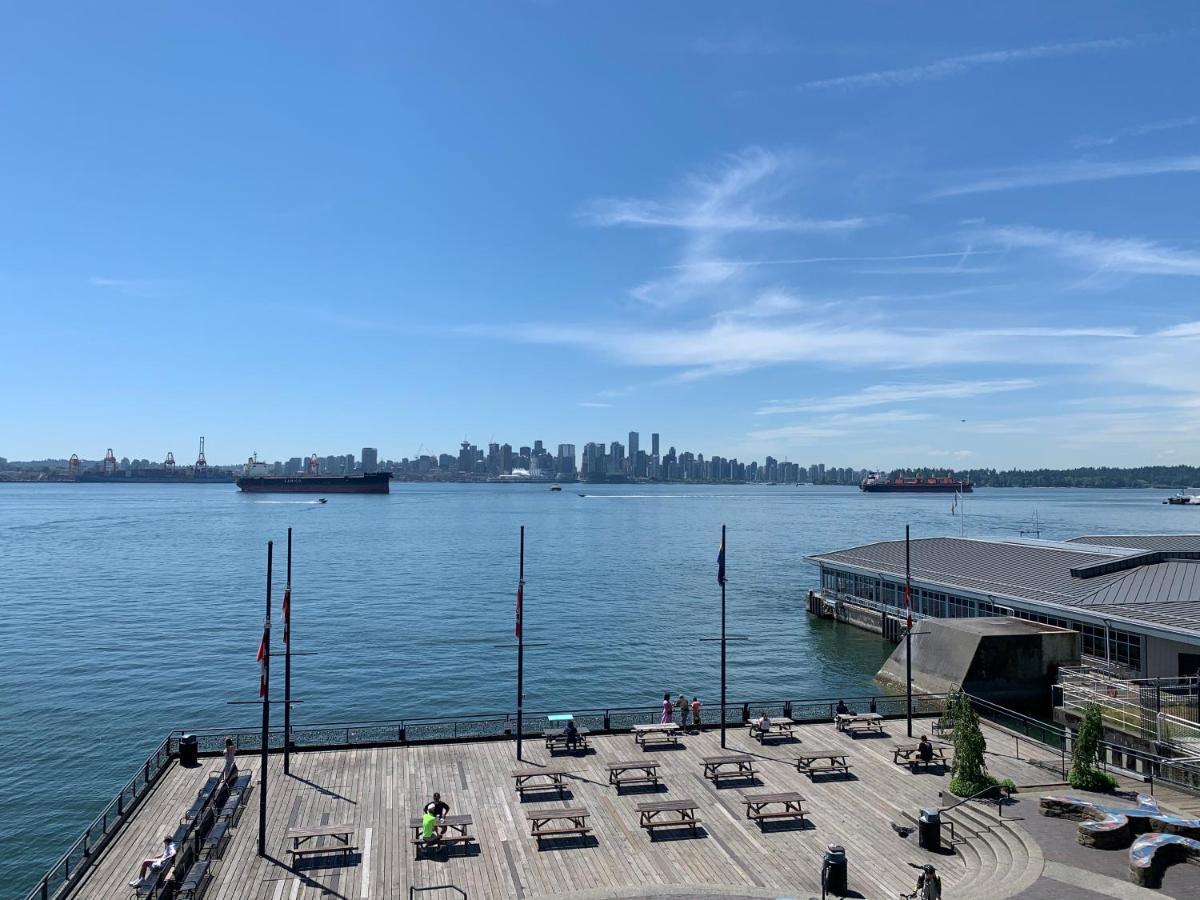 The Lonsdale Quay Hotel North Vancouver Dış mekan fotoğraf