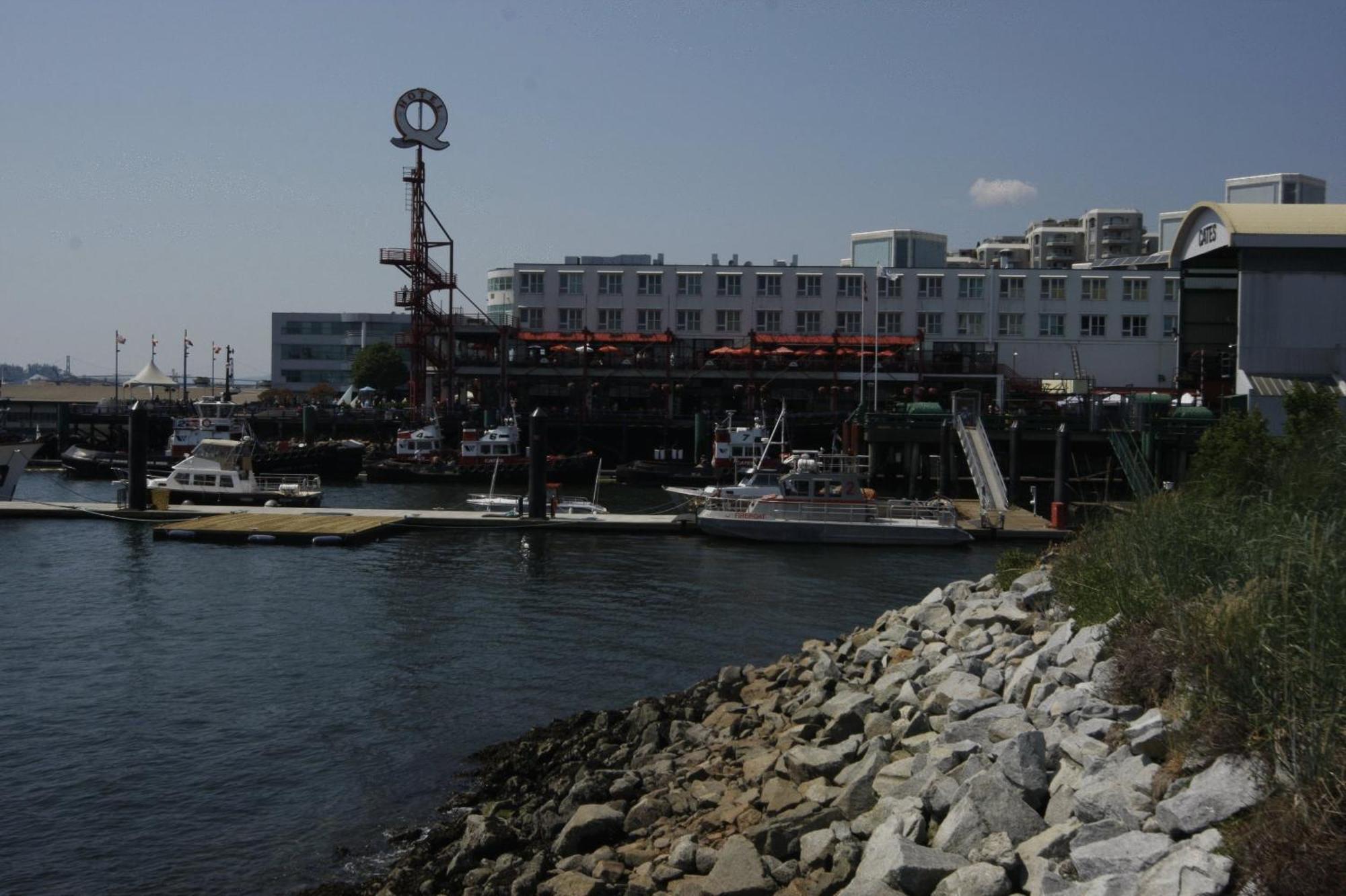 The Lonsdale Quay Hotel North Vancouver Dış mekan fotoğraf