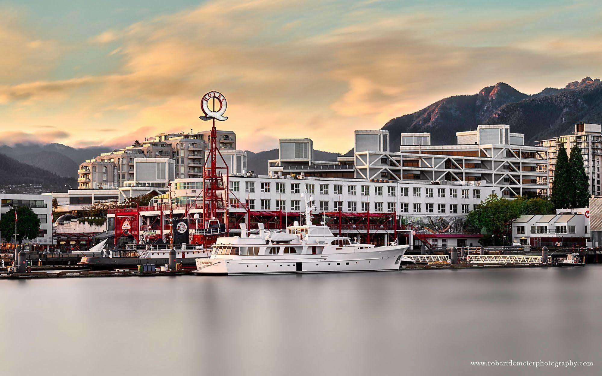 The Lonsdale Quay Hotel North Vancouver Dış mekan fotoğraf